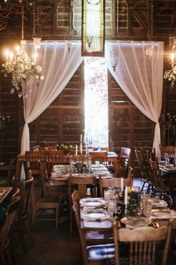 Cozy Autumnal Cottage wedding venue