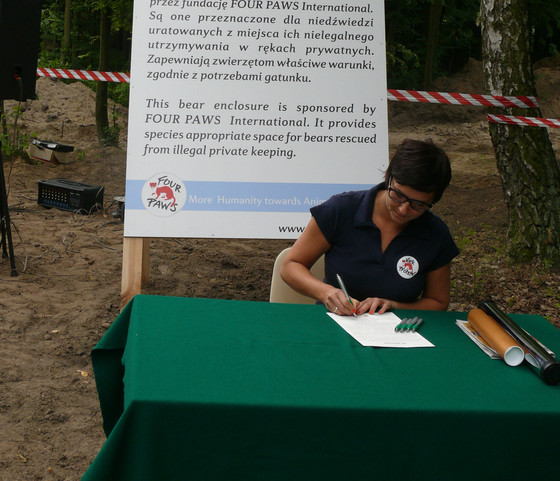 FOUR PAWS signs a cooperation agreement 